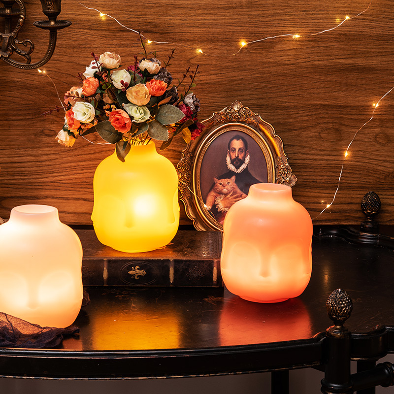 Energy saving and environmental protection simulation candles create a romantic atmosphere